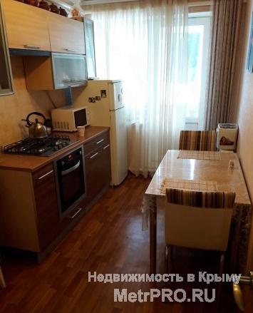 Код объекта 11391574.    Продаётся двухкомнатная квартира 52/25/8 кв. м на 1 этаже 2-этажного кирпичного дома по...