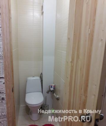Код объекта 11391574.    Продаётся двухкомнатная квартира 52/25/8 кв. м на 1 этаже 2-этажного кирпичного дома по... - 6