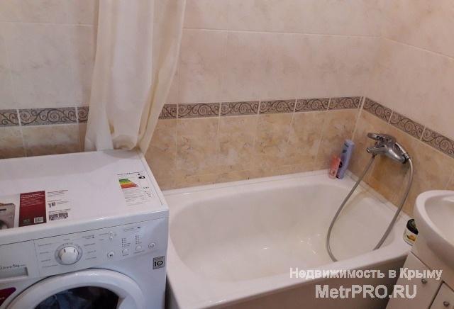 Код объекта 11391574.    Продаётся двухкомнатная квартира 52/25/8 кв. м на 1 этаже 2-этажного кирпичного дома по... - 7