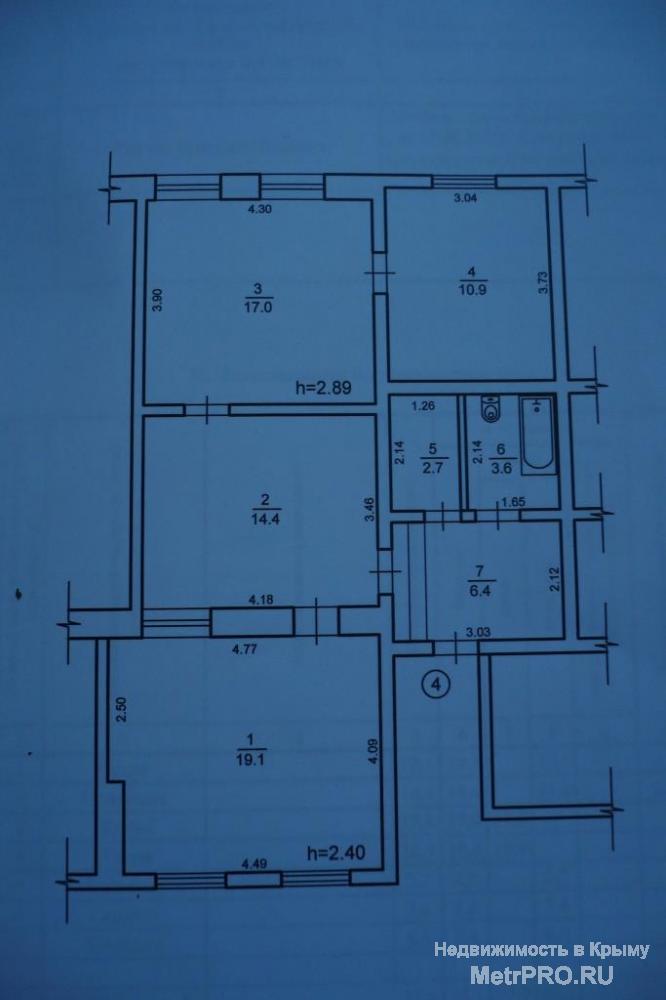 Код объекта 11391410.    Продаётся трёхкомнатная квартира 74/42/8 кв. м, расположенная в одноэтажном доме по улице... - 6