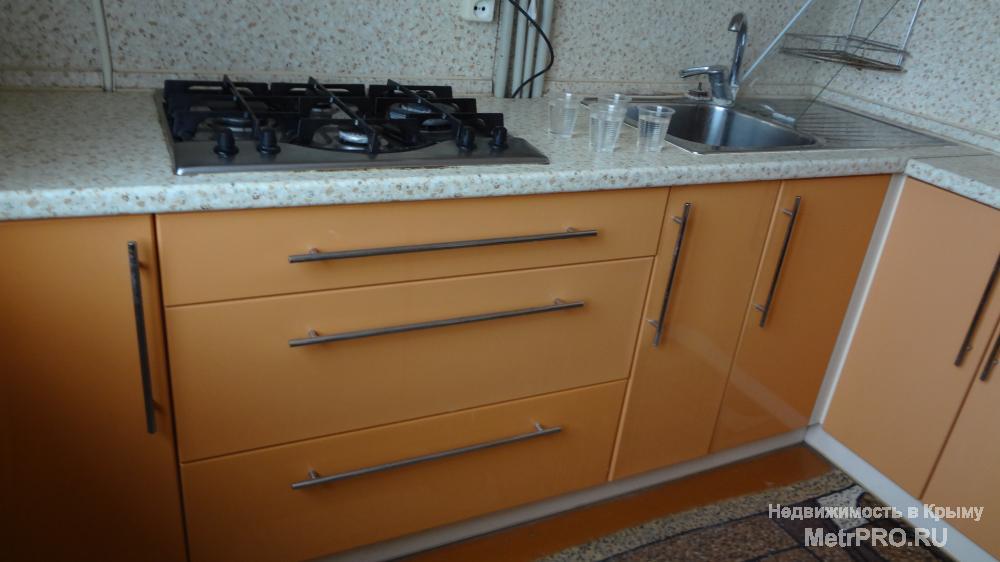 Код объекта 11391432.     Продаётся трёхкомнатная квартира 59/37.9/6.2 кв. м, расположенная на пятом этаже... - 7