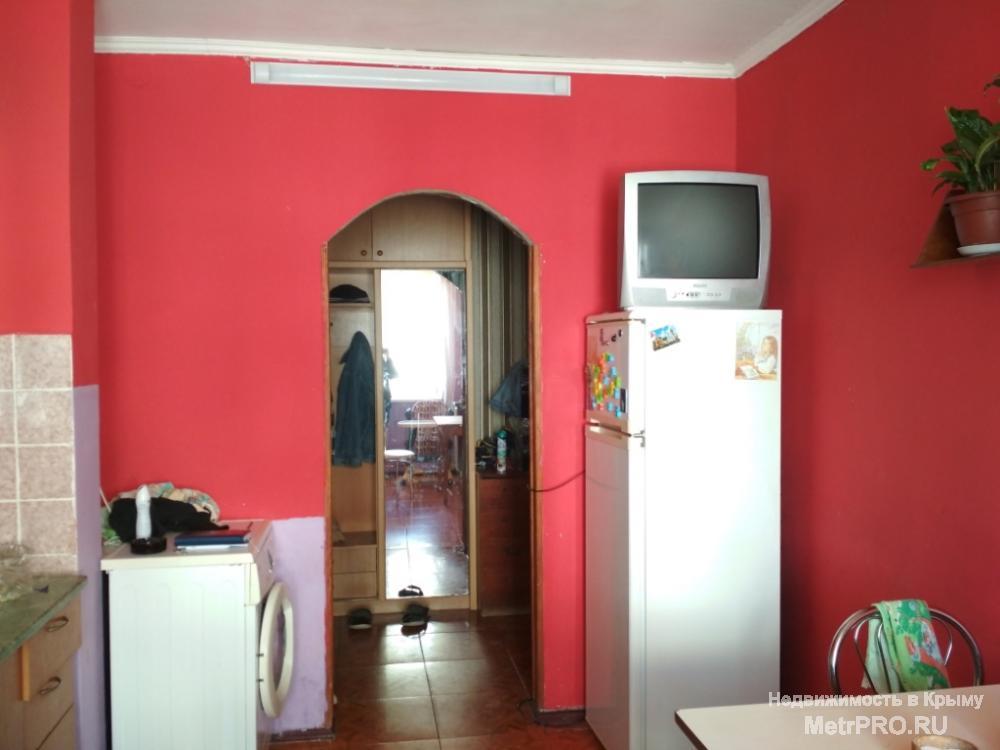 Код объекта 11391291.    Продаётся трёхкомнатная квартира 71.5/41.4/11 кв. м на четвёртом этаже пятиэтажного блочного... - 9