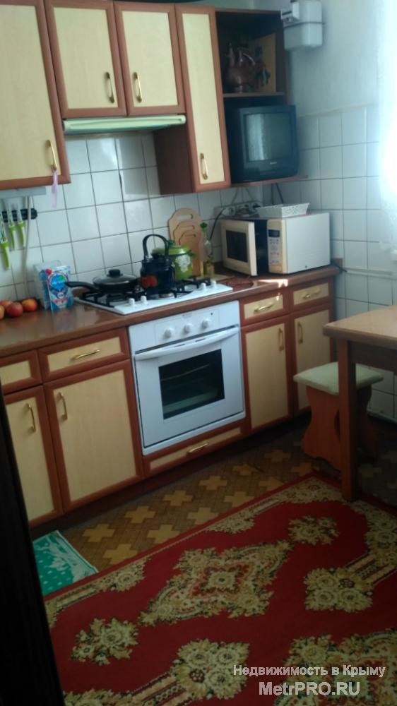 Код объекта 11391456.    Продаётся трёхкомнатная квартира 75/48/9 кв. м на втором этаже двухэтажного дома по улице... - 3
