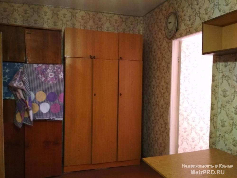 Код объекта 11391409.    Продаётся трёхкомнатная квартира 50.6/29.7/6.5 кв. м на первом этаже двухэтажного блочного... - 3