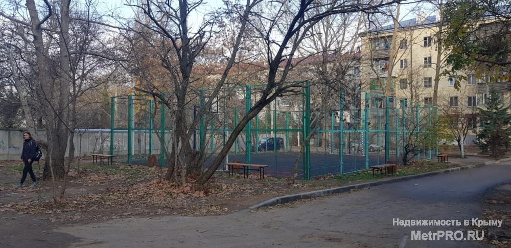 Продам СВОЮ квартиру на Гоголя. Состояние хорошее, просторная комната. До центра города добираться 5 минут. Парковка,... - 11