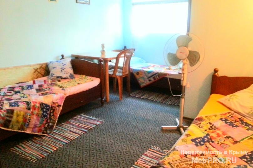 Гостевой дом в Симеизе. В нём есть 6 номеров которые состоят из 1-местной , 2-местной , 3-местной и 5-местной... - 12