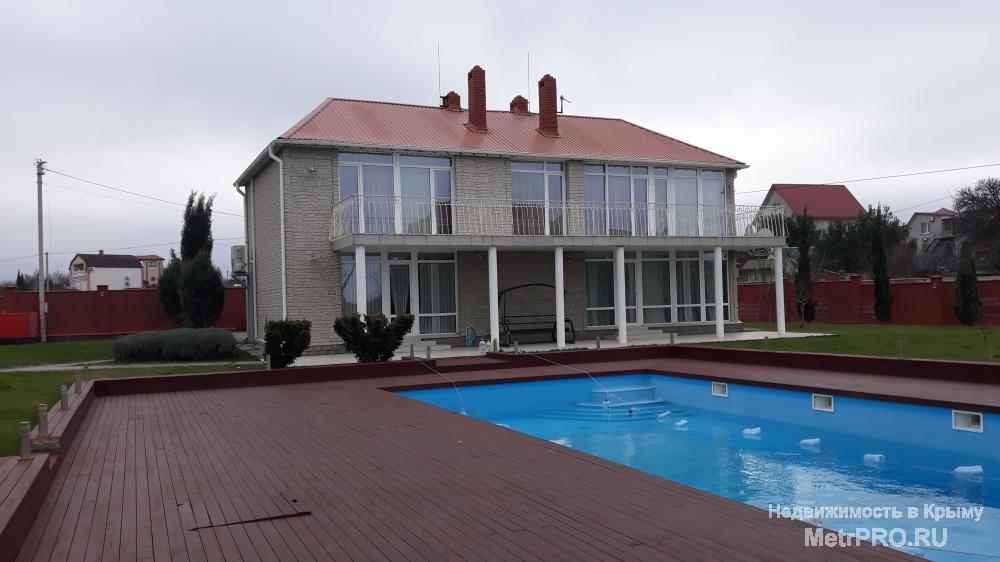 Продам Уникальний двухэтажный Дом с прекрасным видом на море Участок 23 сотки под ИЖС. Две скважены: одна на бассейн,...
