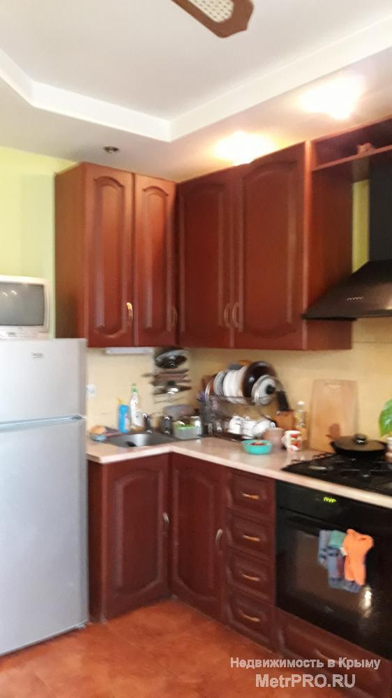 Продам 4к квартира с АГВ + гараж в Центре Севастополь . Дом из ракушка стены в целый камень Общая площадь квартира 89... - 1