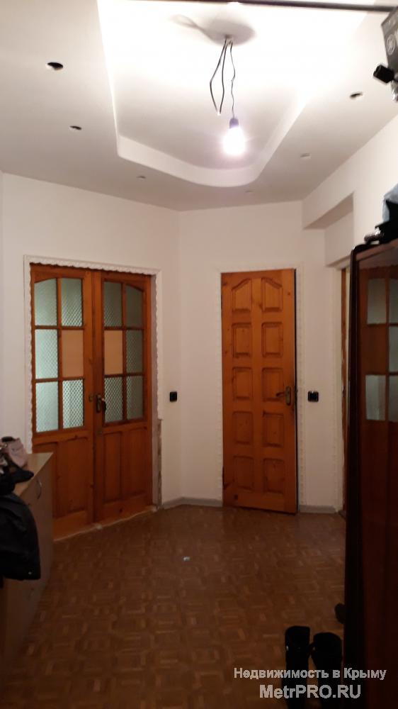 Продам 4к квартира с АГВ + гараж в Центре Севастополь . Дом из ракушка стены в целый камень Общая площадь квартира 89... - 10