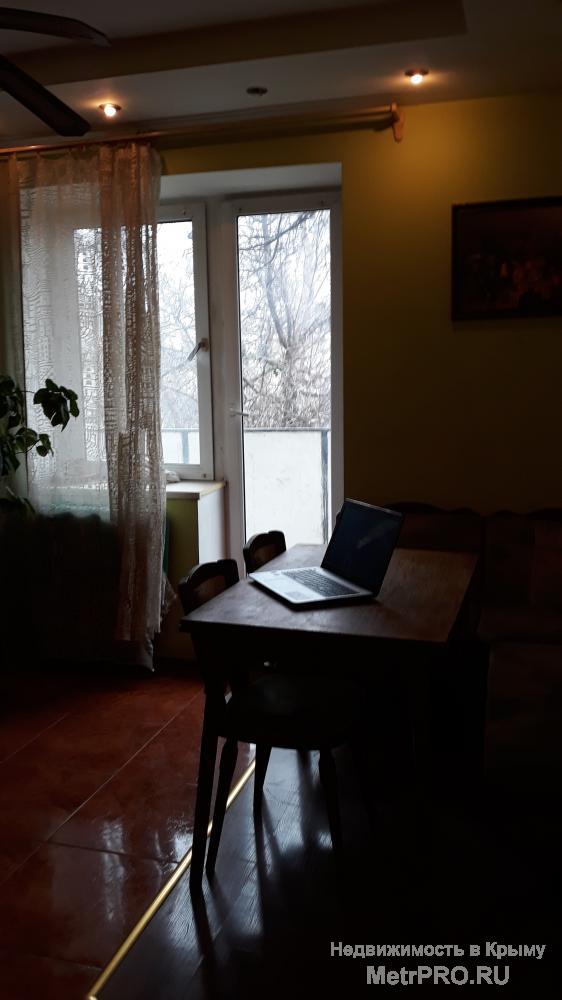 Продам 4к квартира с АГВ + гараж в Центре Севастополь . Дом из ракушка стены в целый камень Общая площадь квартира 89... - 11