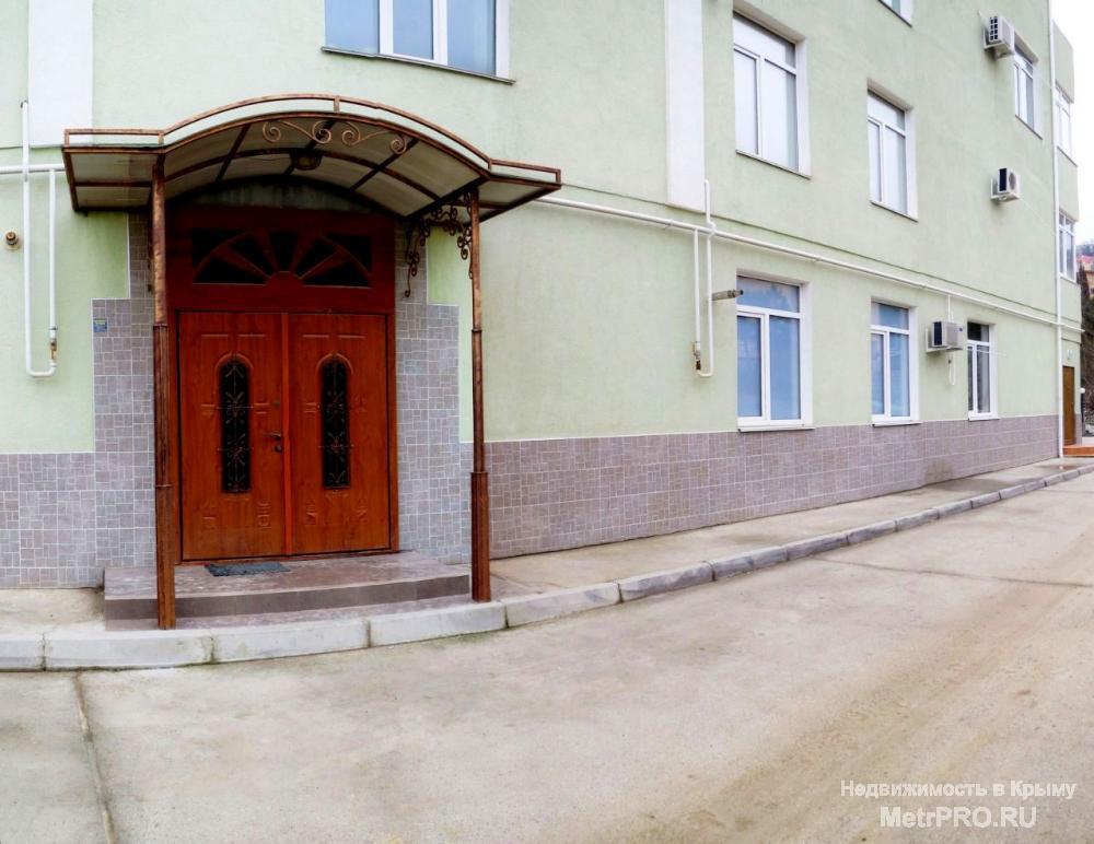 Продаётся 3-х комнатная на ЮБ Крыма, в г. Ялта по ул. Радужная, д. 2. 1 этаж - 6 этажного дома.  Общая площадь: 111,9... - 6