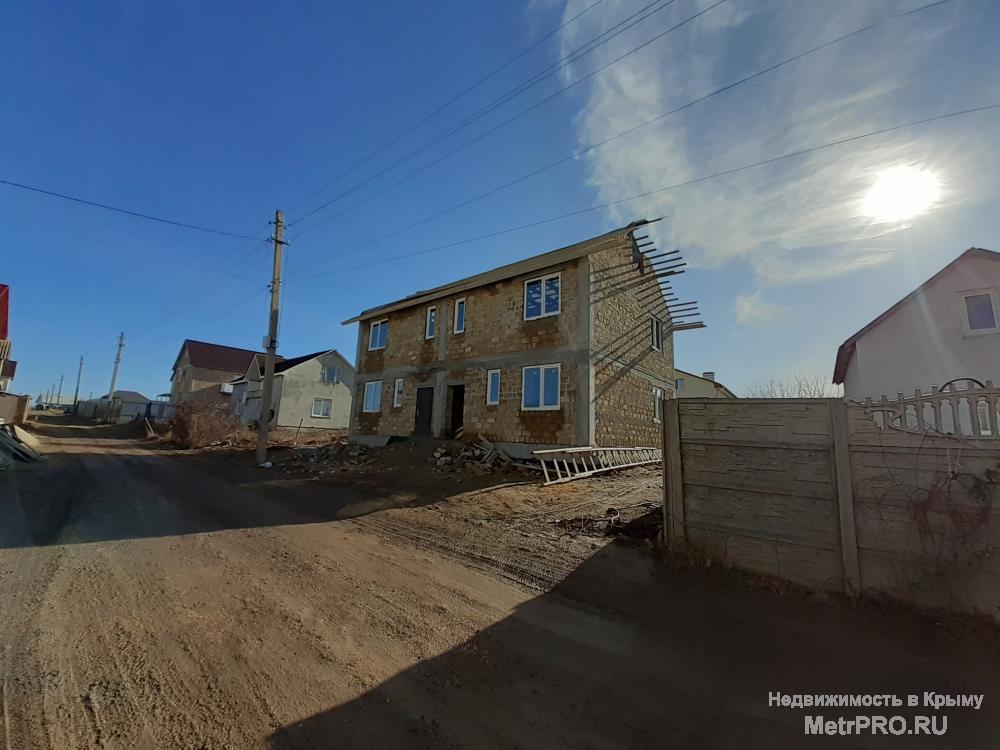 В продаже дом-дуплекс с двумя отдельными входами, собственным участком и террасой. Дом расположен в хорошем районе,...