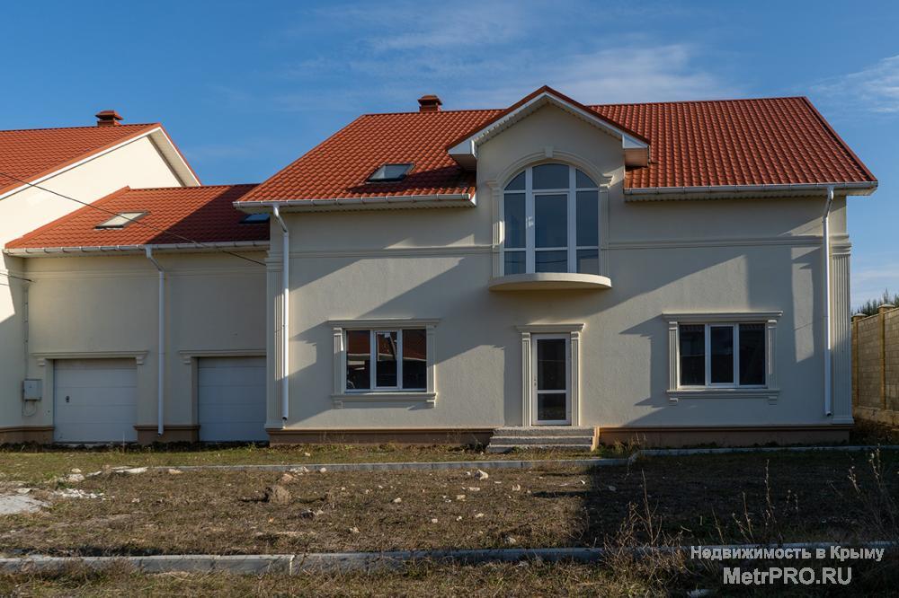 Продам новый двухэтажный коттедж в поселке Резервное, в 30 минутах езды от Севастополя.  На земельном участке 10... - 1