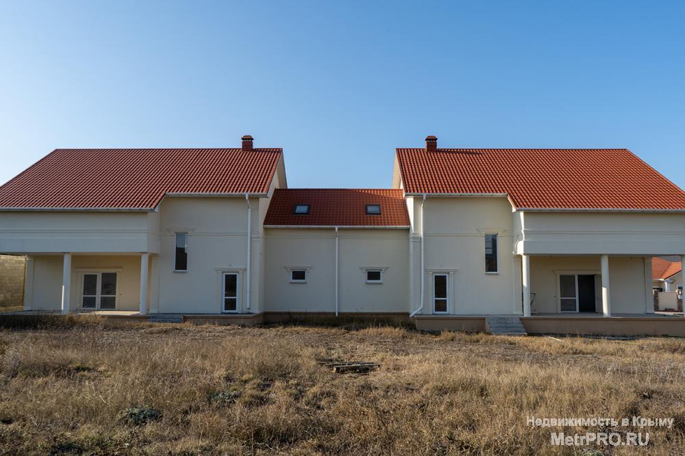 Продам новый двухэтажный коттедж в поселке Резервное, в 30 минутах езды от Севастополя.  На земельном участке 10... - 2