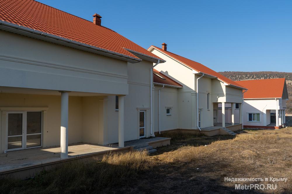 Продам новый двухэтажный коттедж в поселке Резервное, в 30 минутах езды от Севастополя.  На земельном участке 10... - 6