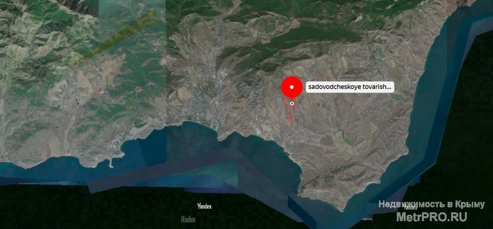 Участок в 10 км от города Судак, район горы Меганом, 2 км от моря, 1 этаж: гараж с смотровой ямой, кухня с комнатой... - 2