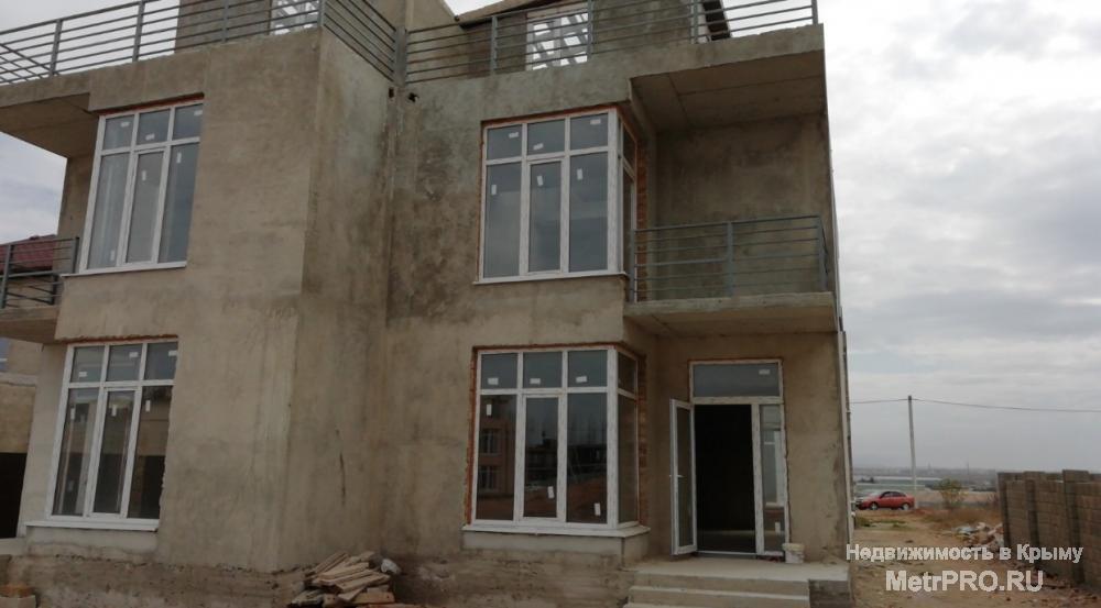 Продам двухэтажный таунхаус с террасой на крыше. Коттедж расположен на берегу моря в Казачей бухте. С террасы... - 12