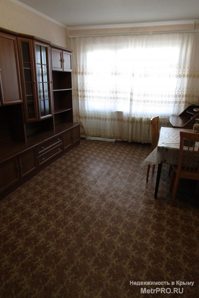 Квартира 2 комнатная после ремонта. Общая площадь 54 кв.м., кухня 9  кв.м. расположена  на 8 этаже 9-и этажного...