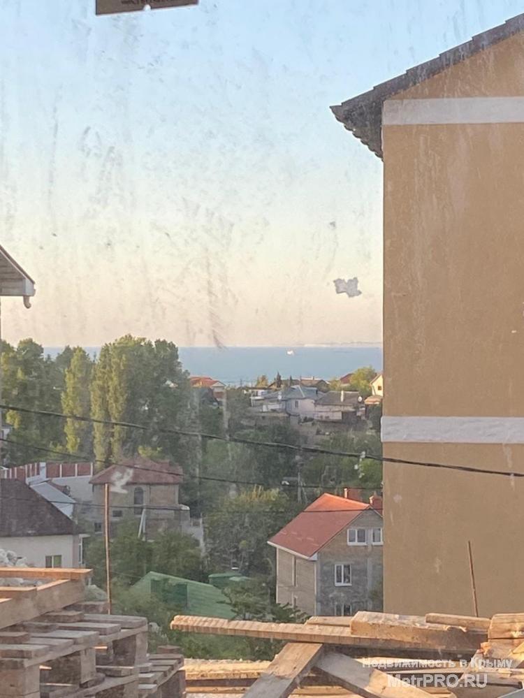 В продаже студия 25м2 на первом этаже, с большой террасой 45м2 и видом на море, в районе улицы Репина.   Все... - 4