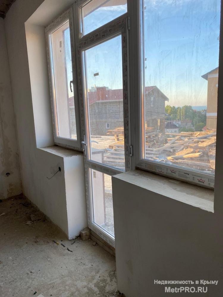 В продаже студия 25м2 на первом этаже, с большой террасой 45м2 и видом на море, в районе улицы Репина.   Все... - 6