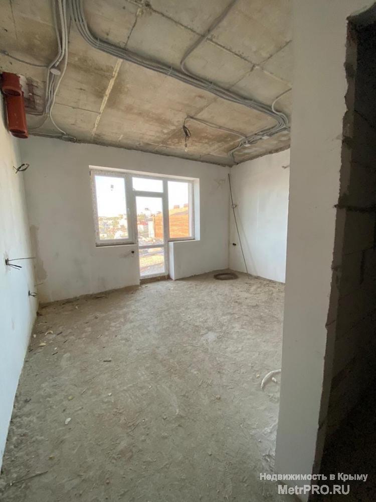 В продаже студия 25м2 на первом этаже, с большой террасой 45м2 и видом на море, в районе улицы Репина.   Все... - 7