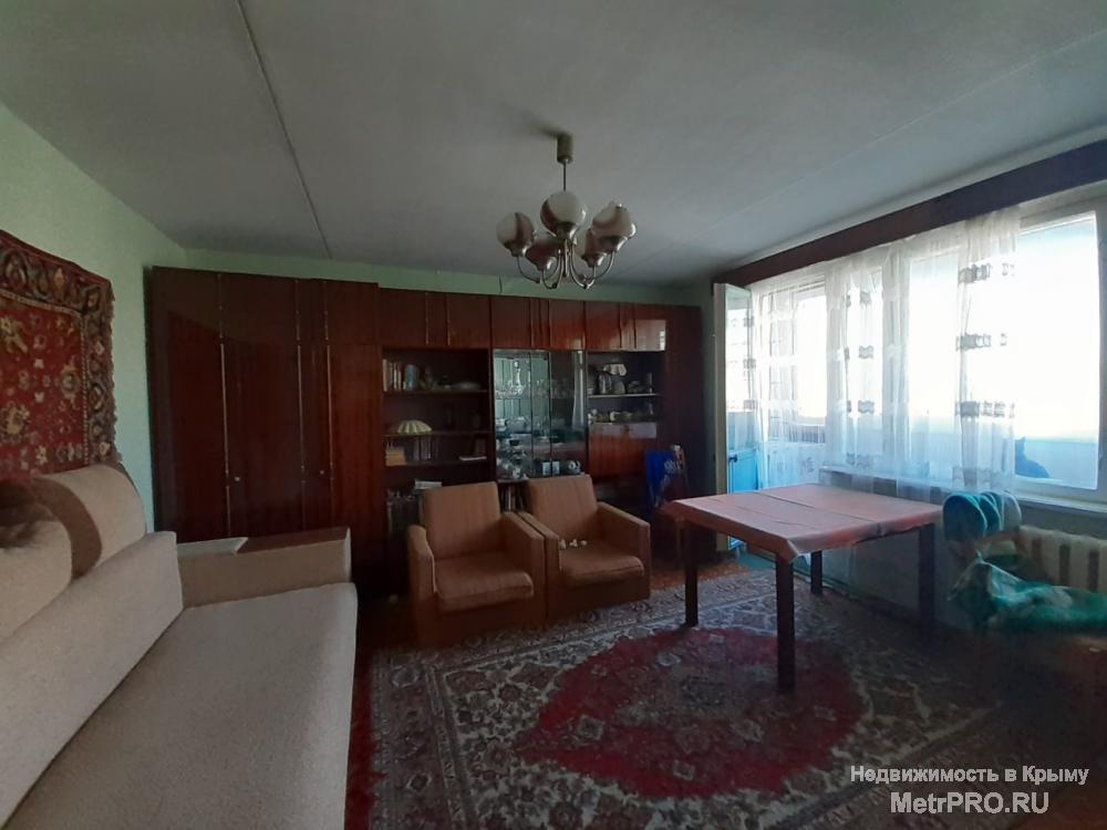 Продам двухкомнатную квартиру 55м2 на 4 этаже девятиэтажного дома на улице генерала Мельника. Квартира удобной...