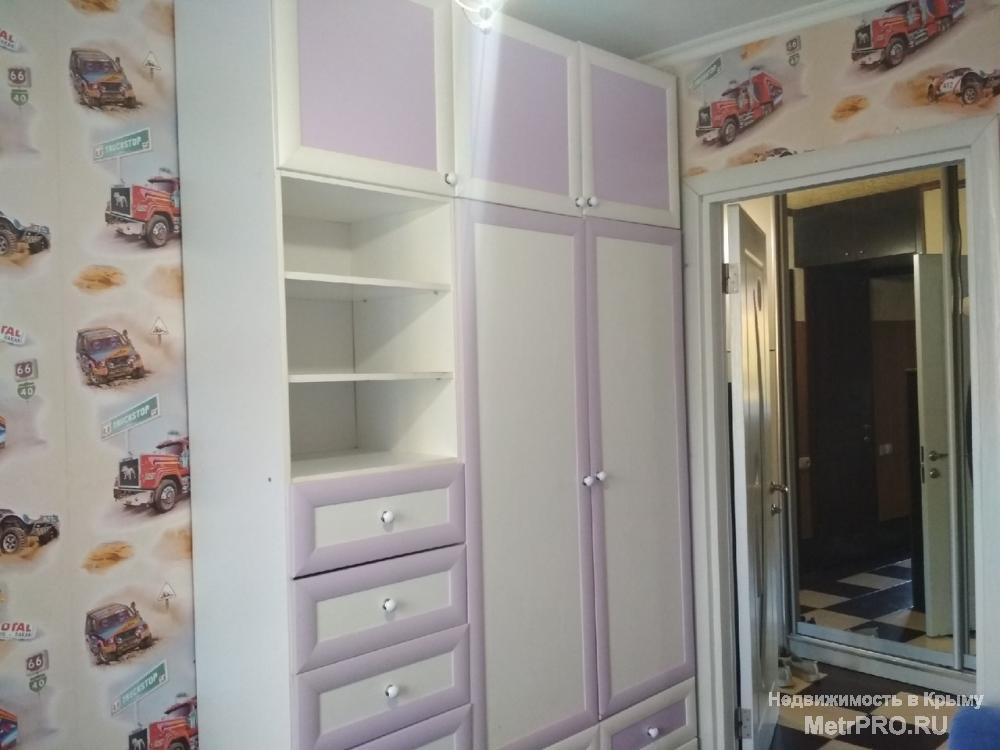 Продается очень красивая, трехкомнатная квартира в одном из лучших районах города Севастополя - на ул. Репина, у... - 5
