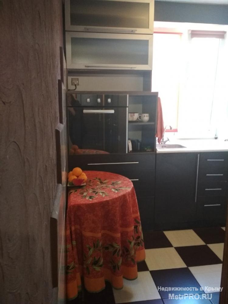 Продается очень красивая, трехкомнатная квартира в одном из лучших районах города Севастополя - на ул. Репина, у... - 12