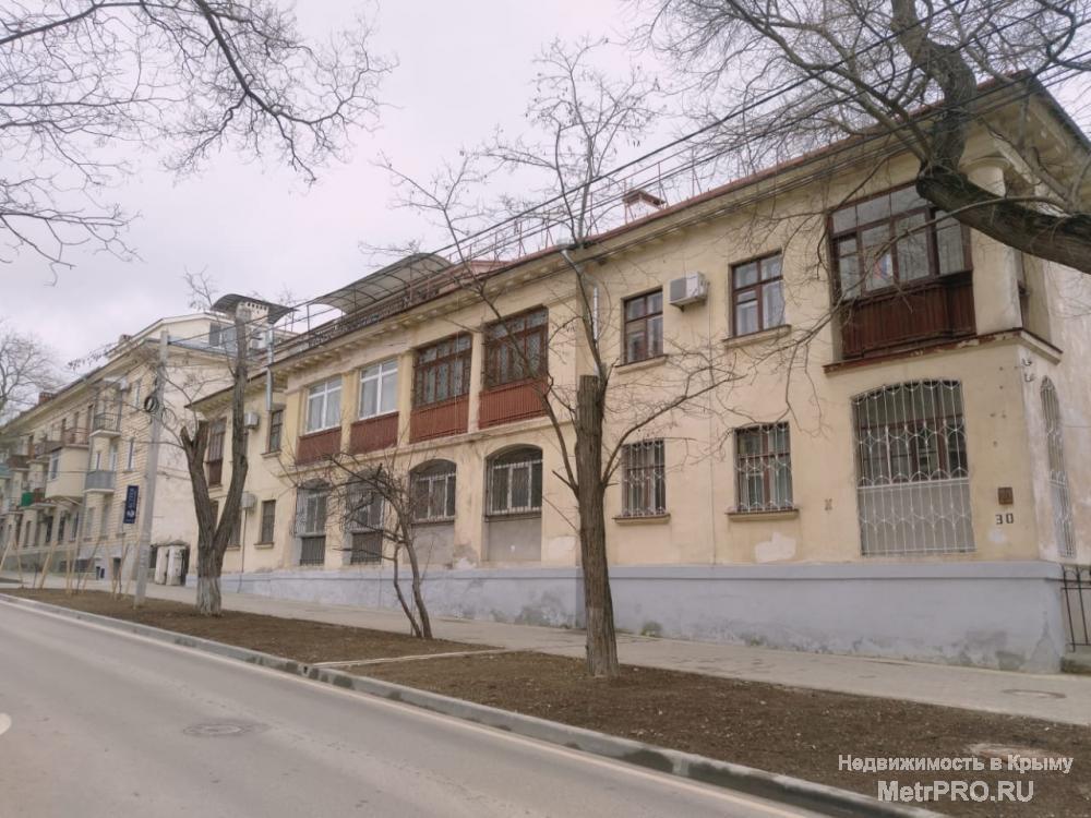 Предлагается к продаже двухкомнатная квартира. В самом центре города Севастополя на ул. Советской!!! Это не просто... - 9