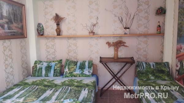 Лето в Крыму - это лето в Феодосии! Уютные 2-3-местные номера со всеми удобствами и Wi-Fi, милый дворик, радушный... - 6