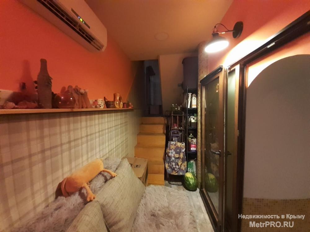 В продаже часть жилого дома в центре города. Квартира в двух уровнях, фасад выходит на переулок Бутакова, что... - 8