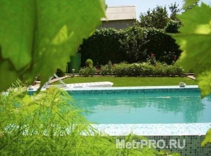 В продаже частный трехэтажный коттедж/ минигостиница на берегу моря, между мысом Лермонтова и мысом Фиолент в... - 15