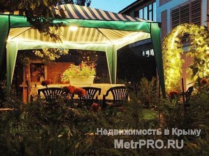 В продаже частный трехэтажный коттедж/ минигостиница на берегу моря, между мысом Лермонтова и мысом Фиолент в... - 16