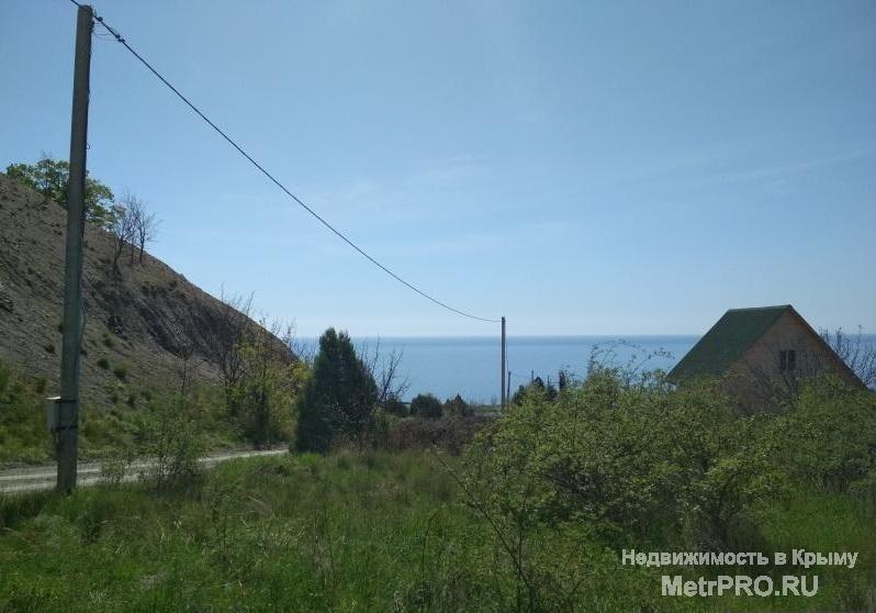Продам земельный участок ИЖС 6 сот. г. Алушта, с. Семидворье, 400 метров от моря, 8 км от г. Алушта, хороший...
