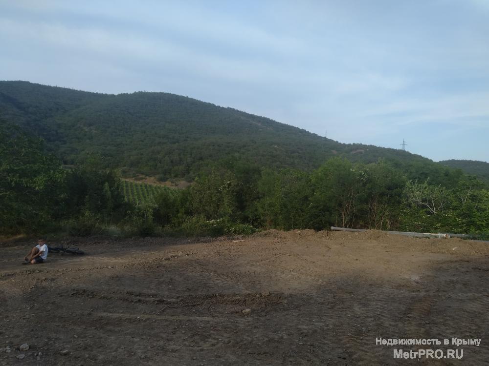 Продам земельный участок в г. Алушта, с. Нижняя Кутузовка 10,3 сотки. Тихий и спокойный район, хорошие соседи. Ровный... - 3