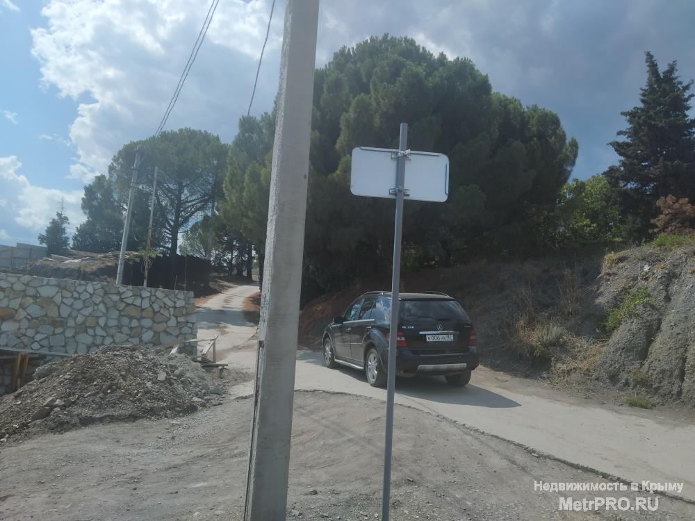 Продается земельный участок 10 соток ИЖС в г. Алушта, мкр. Дельфин. Участок расположен в 120-ти метрах от моря, ниже... - 1