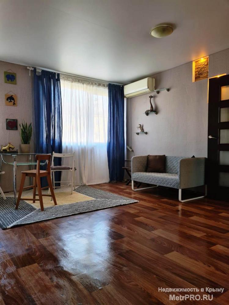 Продам квартиру-студию ул. Горпищенко, на 4 этаже.  В квартире жилое состояние - можно сразу заехать и жить.... - 1