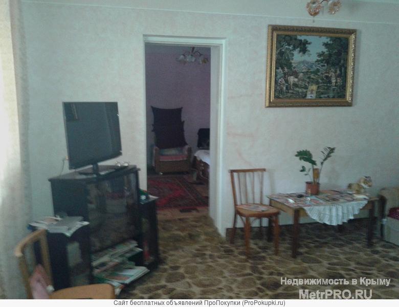 Продам дом .Сакский район, с.Охотниково  Расположение: Крым, г.Саки, с.Охотниково.  Этажность:- 1.  Количество... - 1