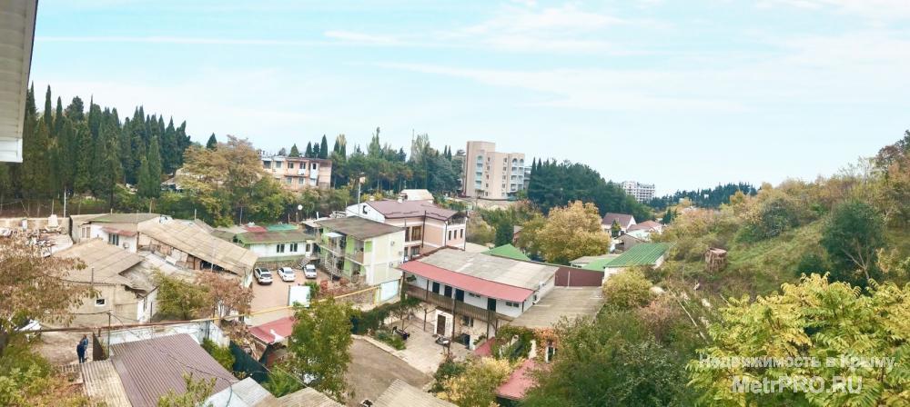 Россия, Республика Крым  г. Алушта,  ул. Краснофлотская.     Продажа трёхэтажного дома =233 кв.м.  Земельный участок... - 4