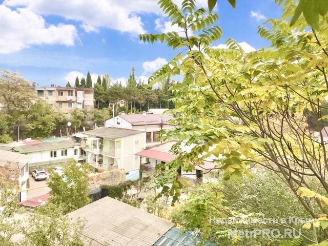 Россия, Республика Крым  г. Алушта,  ул. Краснофлотская.     Продажа трёхэтажного дома =233 кв.м.  Земельный участок... - 8
