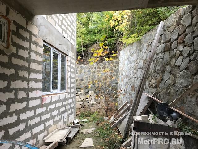 Россия, Республика Крым  г. Алушта,  ул. Краснофлотская.     Продажа трёхэтажного дома =233 кв.м.  Земельный участок... - 11