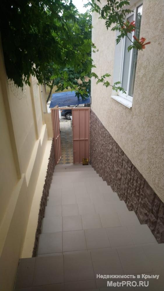 Продам частный отель в курортном п.Курортное, со своим двориком и ухоженной территорией, общей площадью 600 кв.м, на... - 2