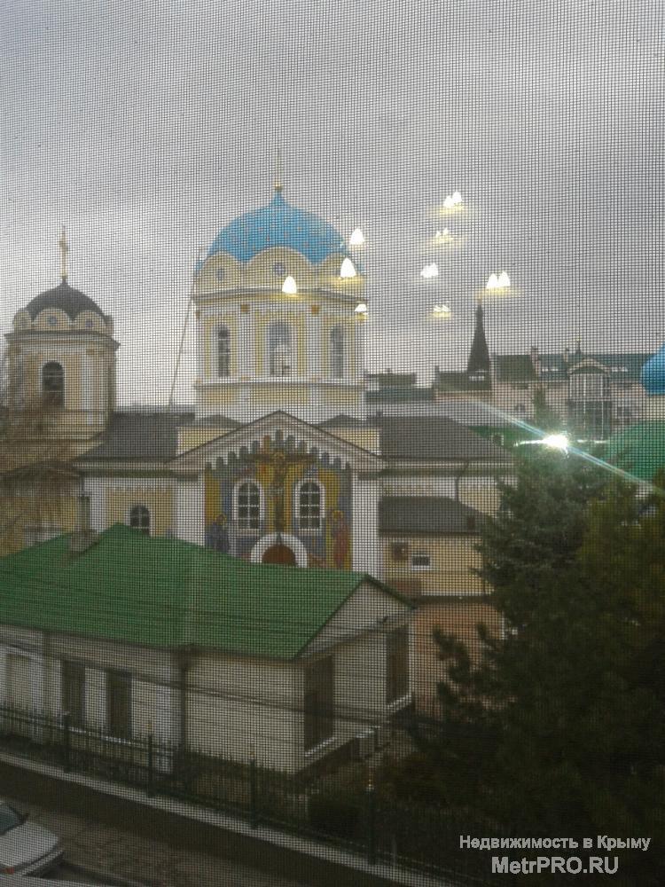 Предлагается к продаже  4-х комн. квартира которая  находится в    центре города на  ул. Одесской на против  Свято -... - 1