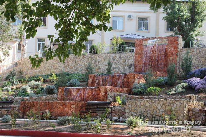 Предлагаю купить отель (Крым, Керчь, центр города). Расположен на участке 50 соток (в собственности). Здание:    •... - 4