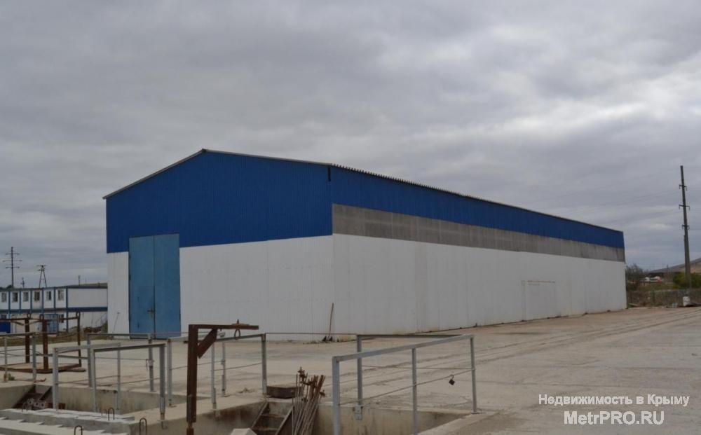 Продам производственную базу в Керчи площадью 4,84 га. Расположена в промзоне – район Индустриального шоссе, в...
