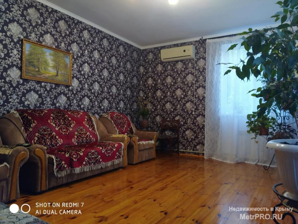 Продам двухэтажный дом в районе Белого Бассейна. Площадь дома 240 м.кв., участок 5,9 сотки. В доме расположены 6... - 2
