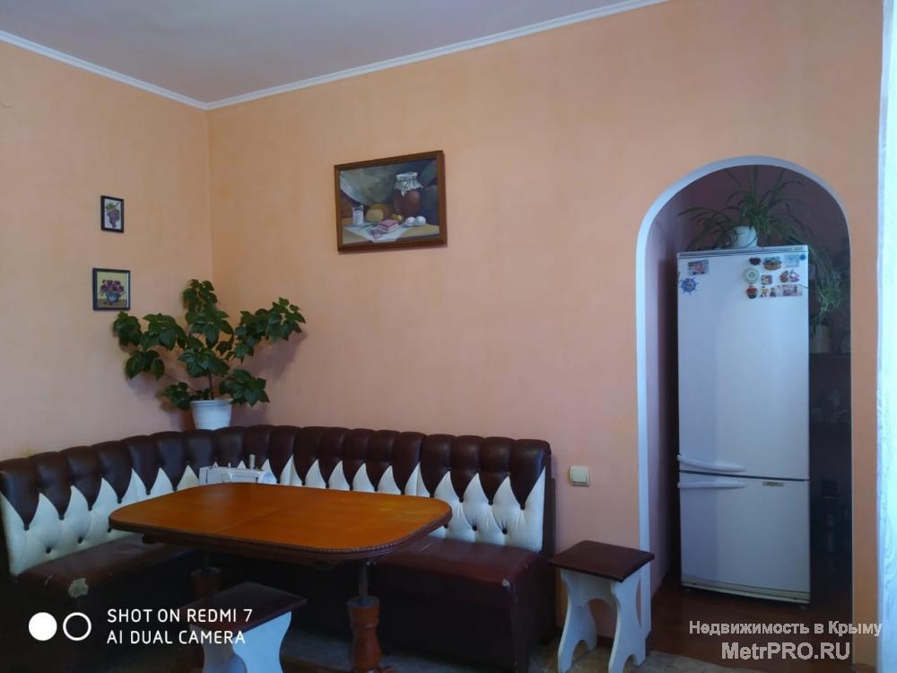 Продам двухэтажный дом в районе Белого Бассейна. Площадь дома 240 м.кв., участок 5,9 сотки. В доме расположены 6... - 7