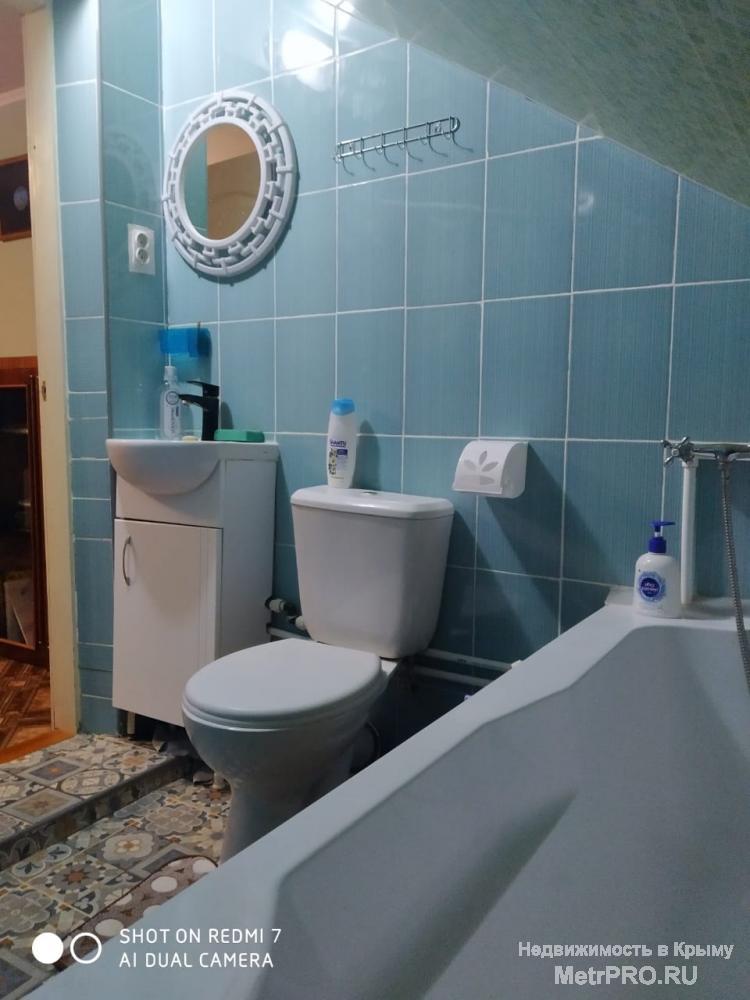 Продам двухэтажный дом в районе Белого Бассейна. Площадь дома 240 м.кв., участок 5,9 сотки. В доме расположены 6... - 9