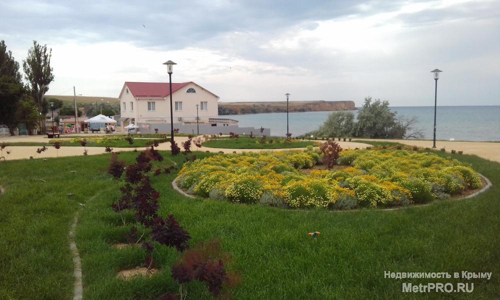Продам земельный участок у моря в селе Угловое,Бахчисарайского района в Крыму, 8 соток (ИЖС).Вдоль границы участка...
