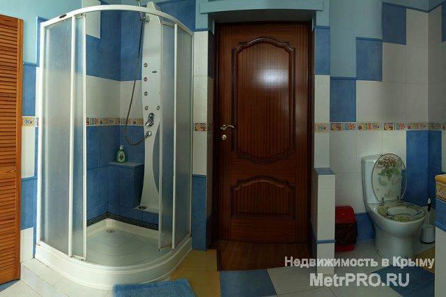 Сдается длительно, с октября месяца, 3-х комнатная квартира расположена в самом центре города на третьем этаже... - 6